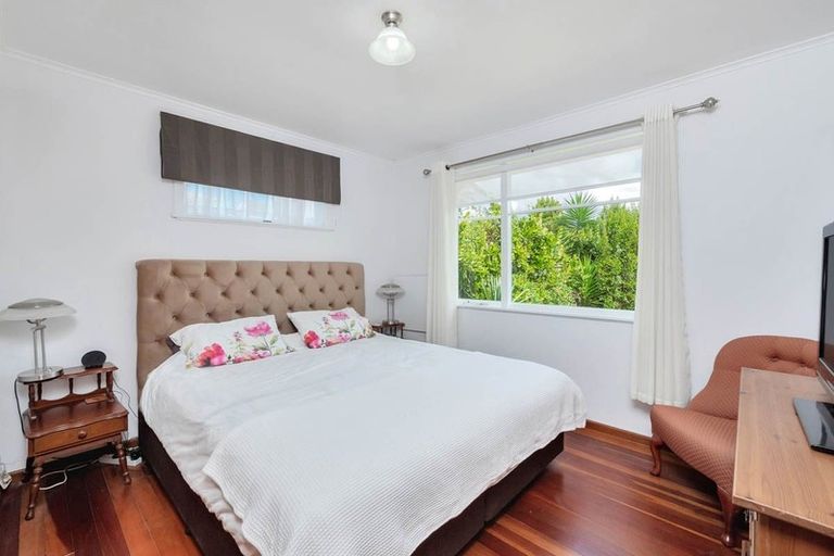 Photo of property in 38 Kashmir Road, Glen Eden, Auckland, 0602