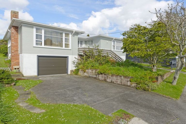 Photo of property in 19 Blease Street, New Lynn, Auckland, 0600