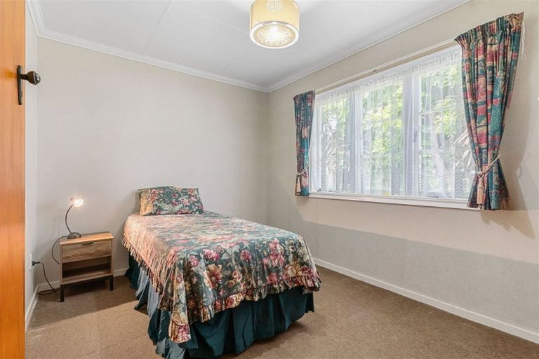 Photo of property in 16 View Street, Maungaturoto, 0520