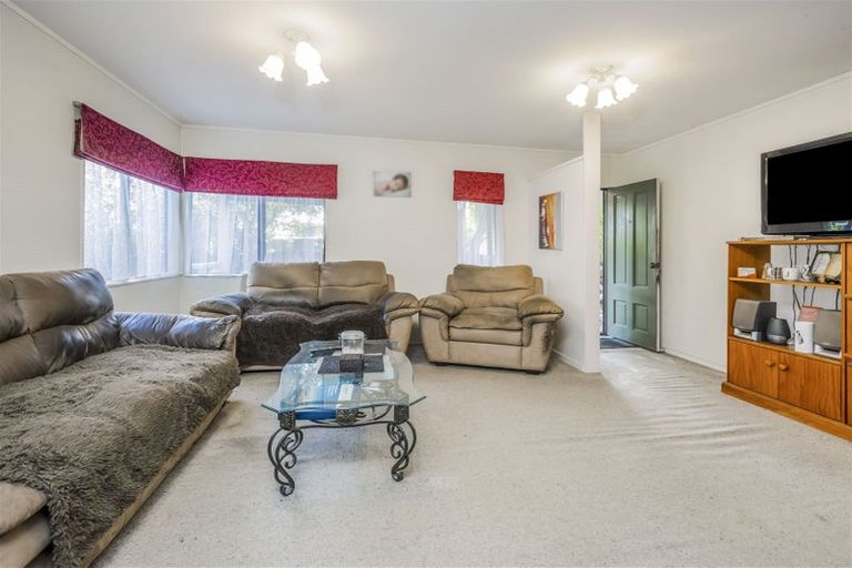 Photo of property in 26b Waiari Road, Conifer Grove, Takanini, 2112