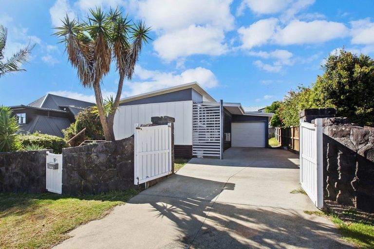 Photo of property in 15a Sea View Terrace, Cockle Bay, Auckland, 2014
