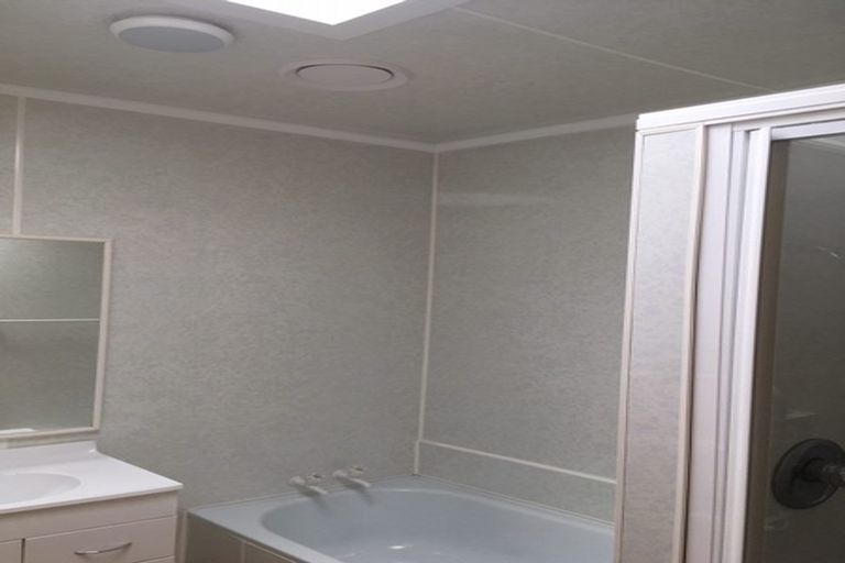 Photo of property in 58a Warwick Street, Wilton, Wellington, 6012