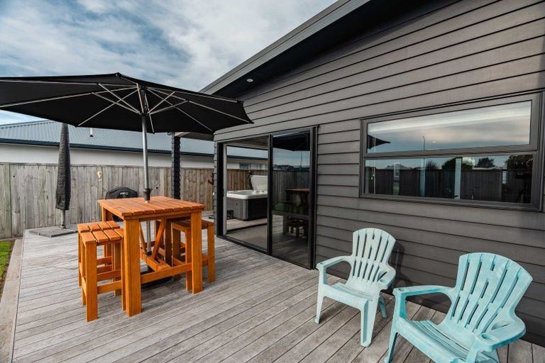 Photo of property in 130 Coast Boulevard, Papamoa Beach, Papamoa, 3118