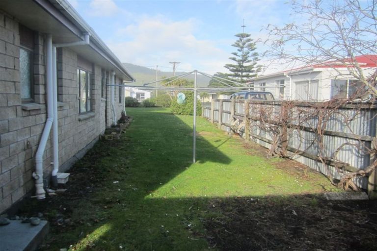 Photo of property in 122 Blake Street, Blaketown, Greymouth, 7805