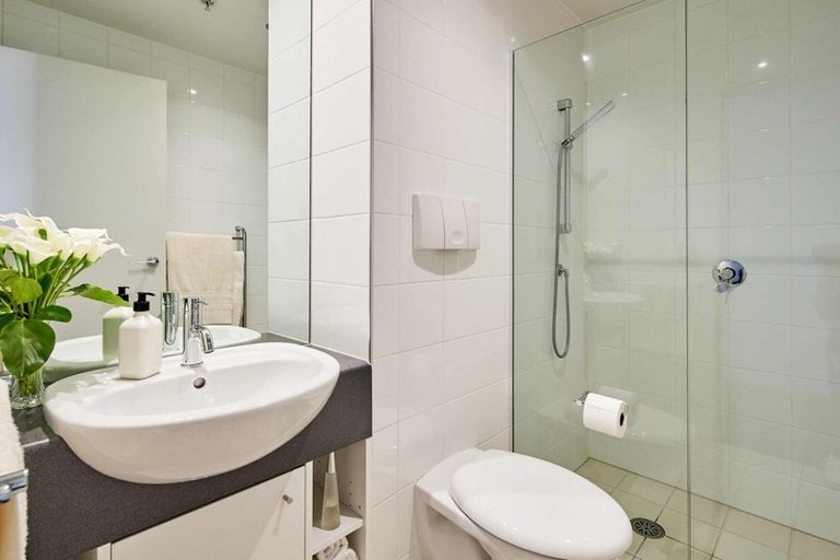 Photo of property in Sanctum Apartment, 10 Ebor Street, Te Aro, Wellington, 6011