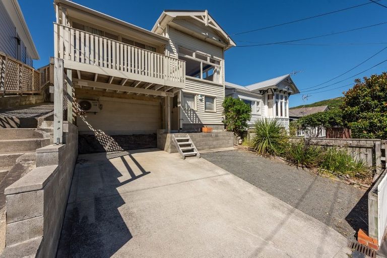 Photo of property in 26 Avon Street, Island Bay, Wellington, 6023