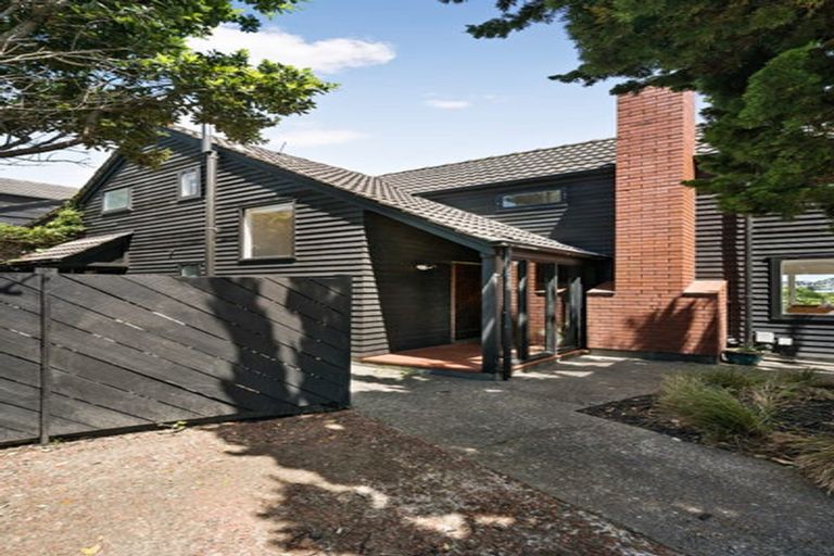 Photo of property in 16 Indira Place, Khandallah, Wellington, 6035