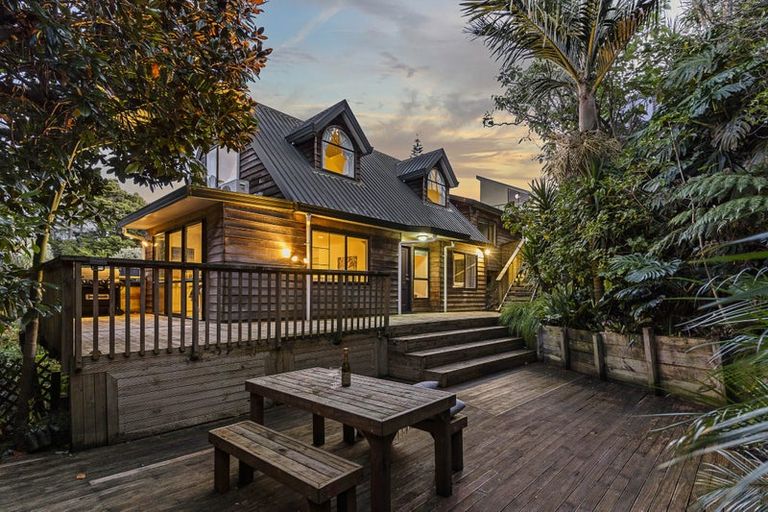 Photo of property in 3/244 Onewa Road, Birkenhead, Auckland, 0626