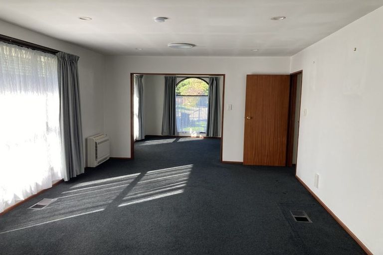 Photo of property in 15 Resolution Place, Bryndwr, Christchurch, 8053