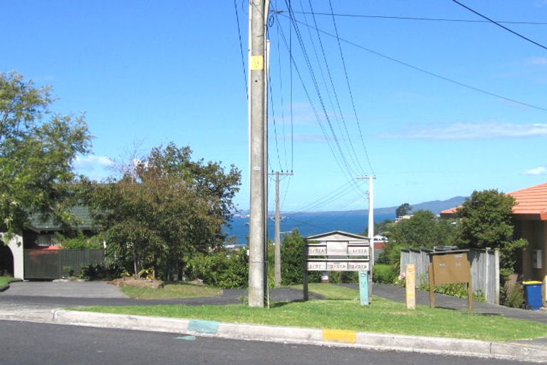 Photo of property in 2/57a Woodlands Crescent, Browns Bay, Auckland, 0630