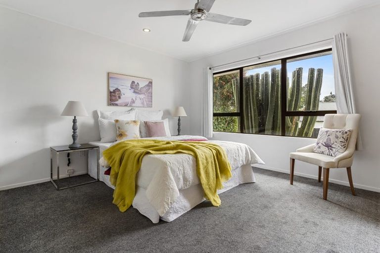 Photo of property in 24 Pinehurst Place, Wattle Downs, Auckland, 2103