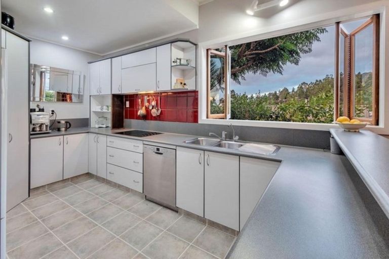 Photo of property in 431 Titirangi Road, Titirangi, Auckland, 0604