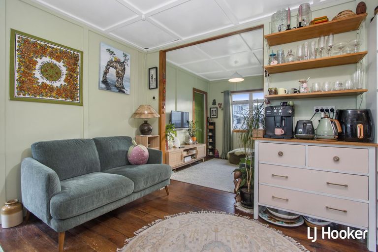 Photo of property in 12 Marine Avenue, Waihi Beach, 3611