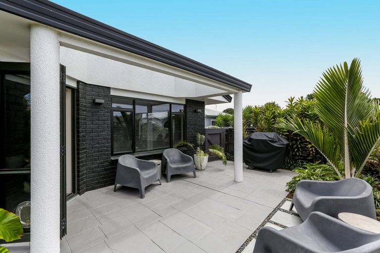 Photo of property in 24 Sackville Street, Fitzroy, New Plymouth, 4312