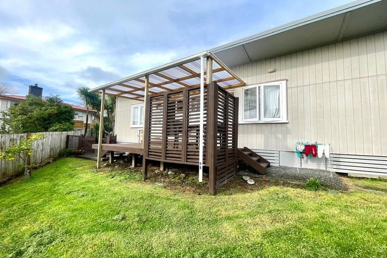 Photo of property in 1/77 Woodglen Road, Glen Eden, Auckland, 0602