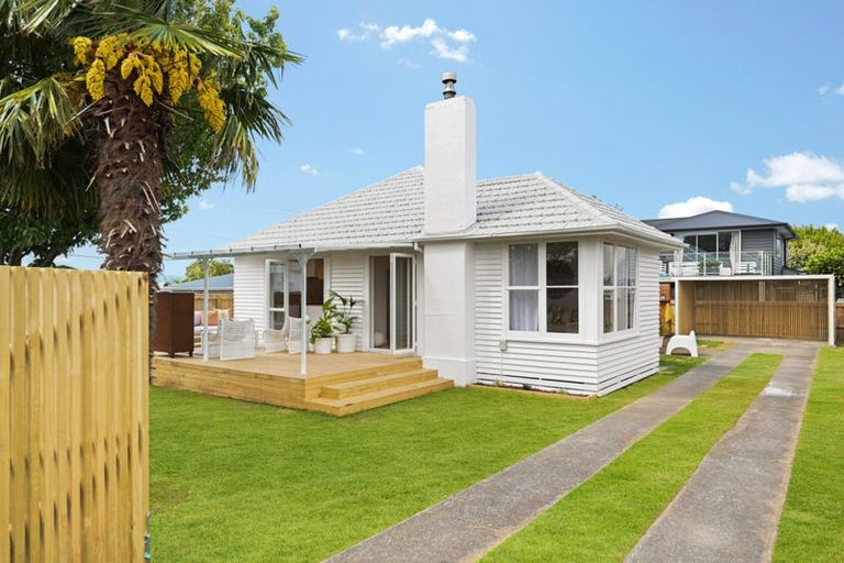 Photo of property in 182 Ngatai Road, Otumoetai, Tauranga, 3110