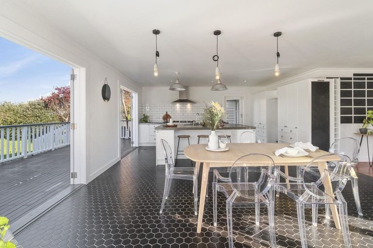 Photo of property in 22 Alexandra Street, Riverhead, 0820