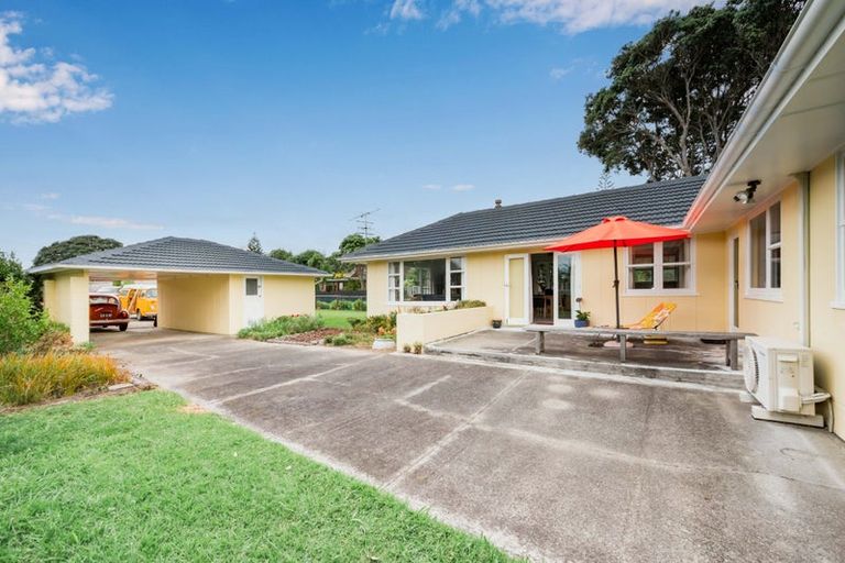 Photo of property in 22 Hohiria Street, Waikanae Beach, Waikanae, 5036