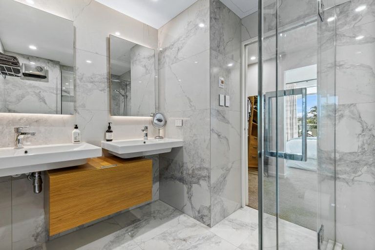 Photo of property in 2d/2 Queens Parade, Devonport, Auckland, 0624