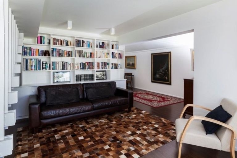 Photo of property in 94b Aikmans Road, Merivale, Christchurch, 8014