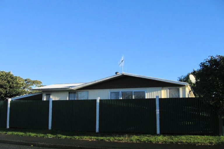 Photo of property in 17a Columbus Crescent, Flaxmere, Hastings, 4120