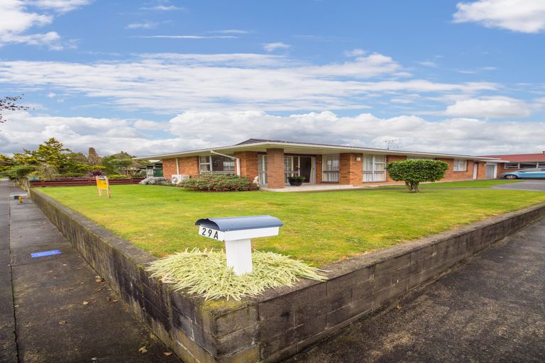 Photo of property in 29a Raglan Avenue, Cloverlea, Palmerston North, 4412