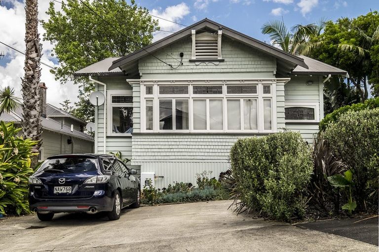 Photo of property in 3 Awanui Street, Birkenhead, Auckland, 0626