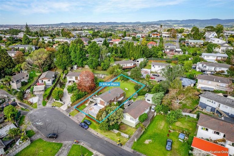Photo of property in 5 Kilcar Place, Massey, Auckland, 0614