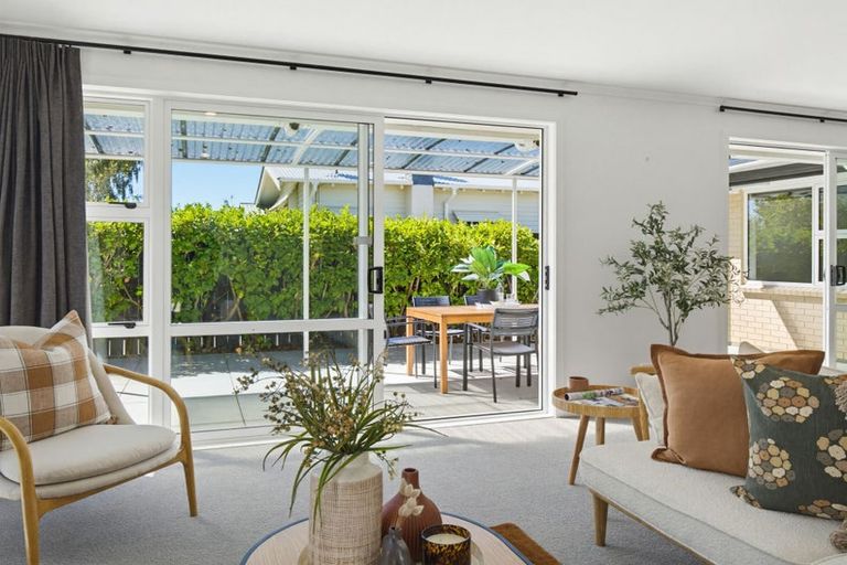 Photo of property in 22 Florence Avenue, Palmerston North, 4414