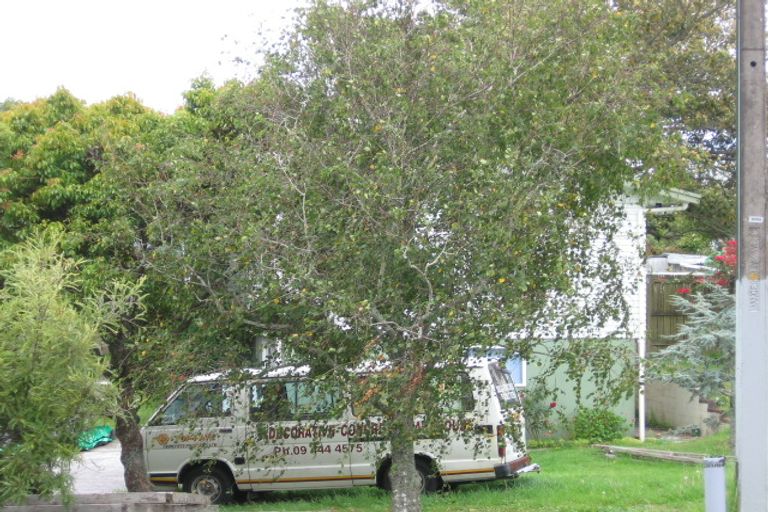 Photo of property in 63 Tramway Road, Beach Haven, Auckland, 0626