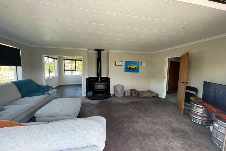 Photo of property in 79 Riversdale Drive, Merrilands, New Plymouth, 4312