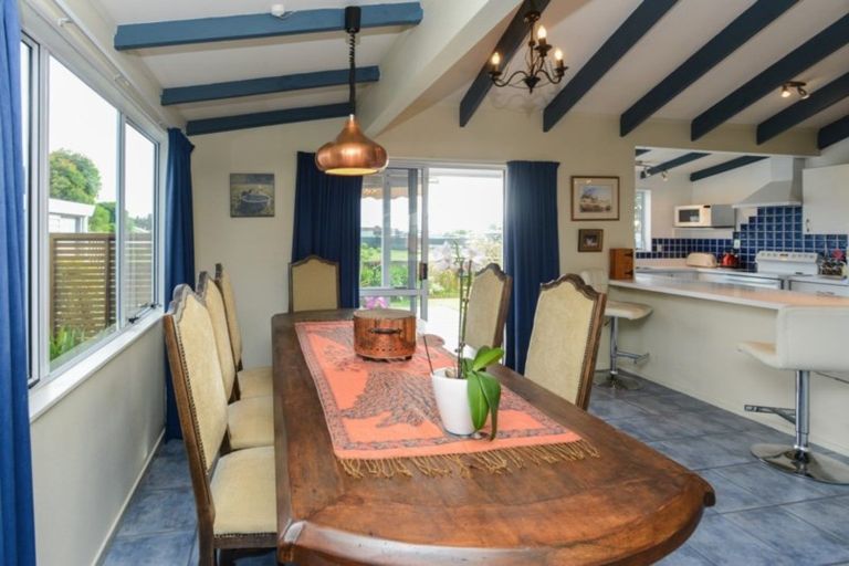 Photo of property in 14 Whiting Crescent, Greenmeadows, Napier, 4112