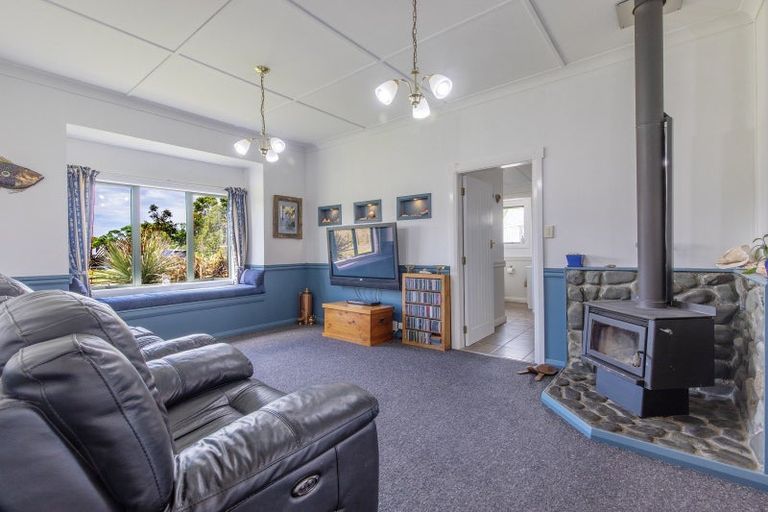 Photo of property in 978 Pourerere Road, Omakere, Waipawa, 4271