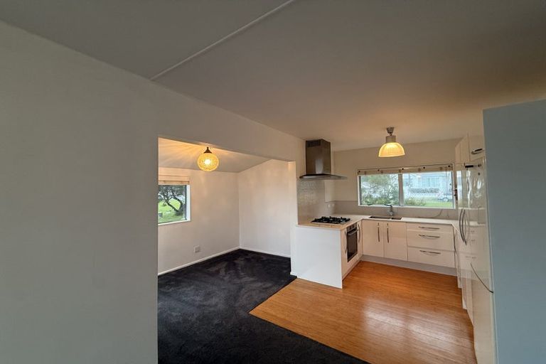 Photo of property in 281 Queens Drive, Lyall Bay, Wellington, 6022