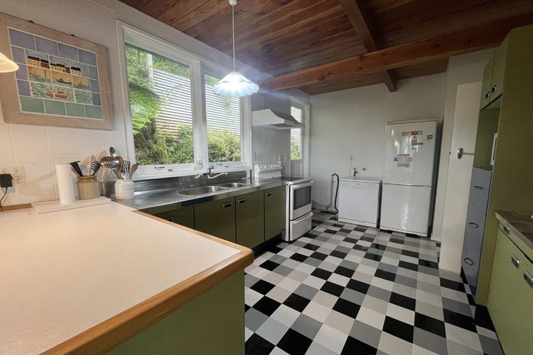 Photo of property in 34 Nikau Street, Eastbourne, Lower Hutt, 5013