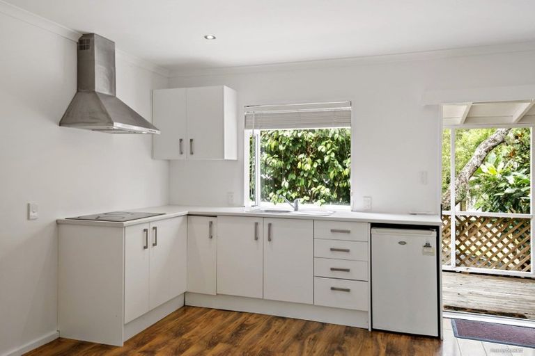 Photo of property in 36 Weatherly Road, Torbay, Auckland, 0630