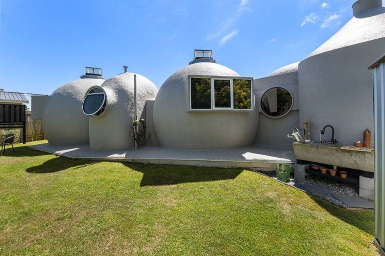 Photo of property in 17 Chartwell Drive, Eltham, 4322