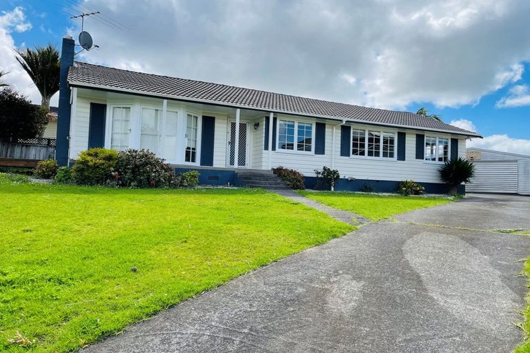 Photo of property in 9 Towra Place, Botany Downs, Auckland, 2010