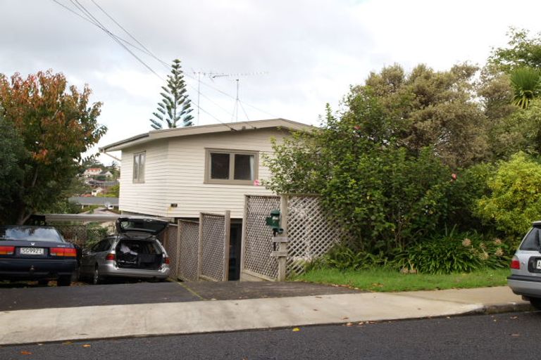 Photo of property in 17 Trelawn Place, Cockle Bay, Auckland, 2014