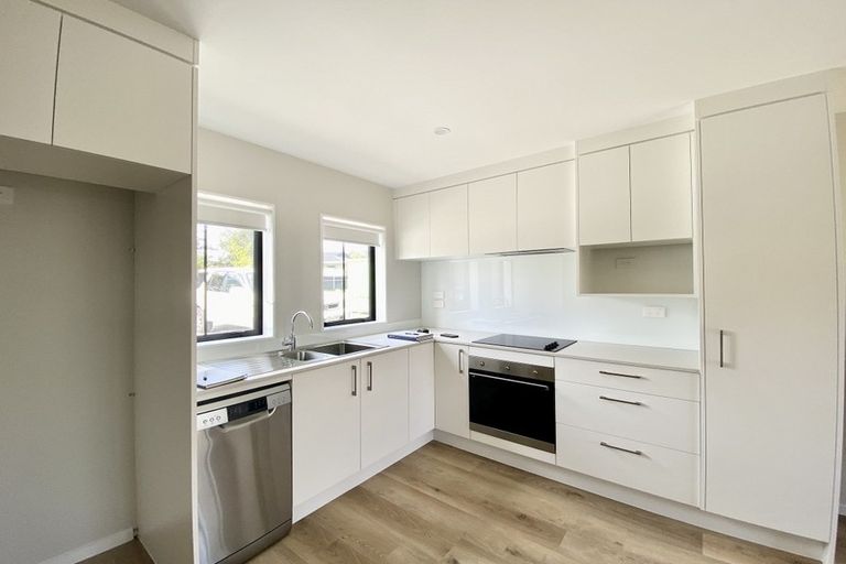 Photo of property in 12/15 Sunhill Road, Sunnyvale, Auckland, 0612