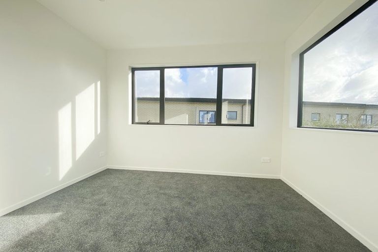 Photo of property in 4/49 Sunnyside Road, Sunnyvale, Auckland, 0612