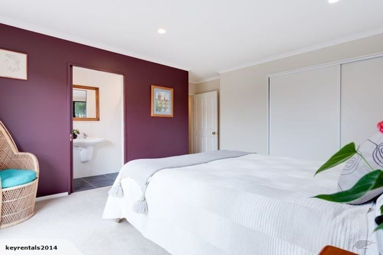 Photo of property in 2a Redwood Street, Elderslea, Upper Hutt, 5018