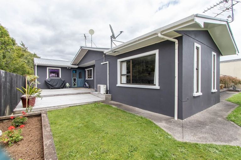 Photo of property in 4 Kamahi Place, Inglewood, 4330