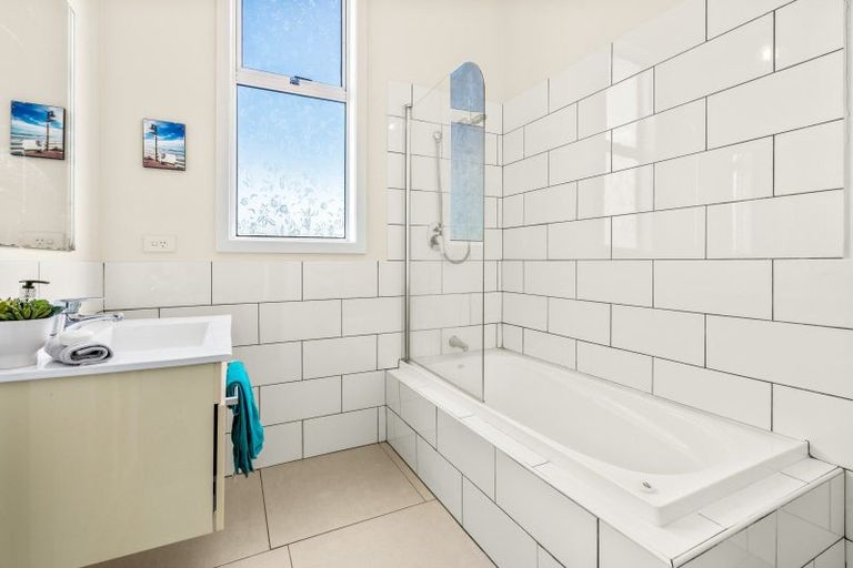 Photo of property in 15 Oakland Street, Andersons Bay, Dunedin, 9013