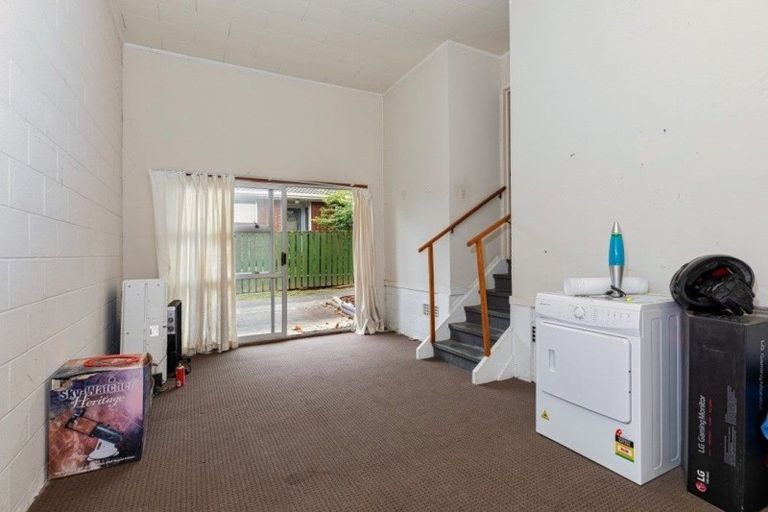 Photo of property in 1/185 Henderson Valley Road, Henderson, Auckland, 0612