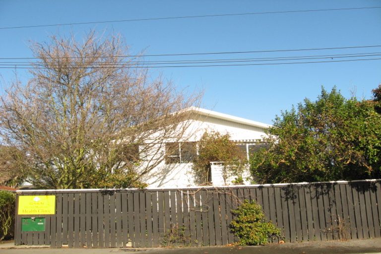 Photo of property in 2/100 Holly Road, St Albans, Christchurch, 8014