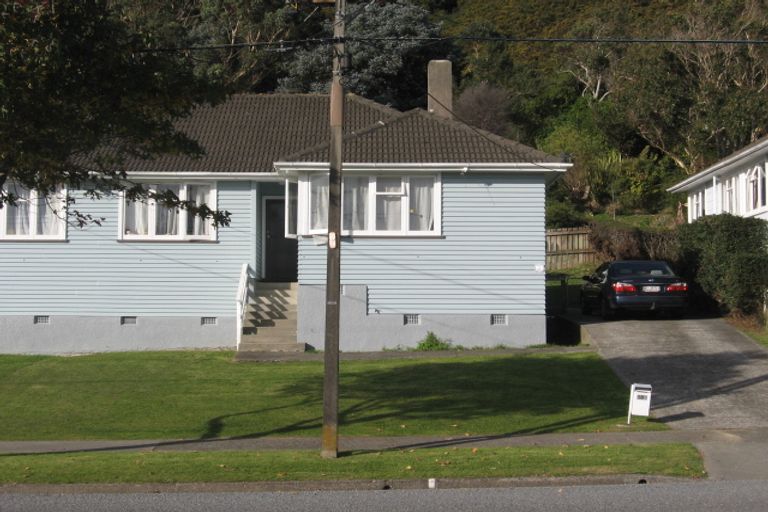 Photo of property in 182 Waddington Drive, Naenae, Lower Hutt, 5011