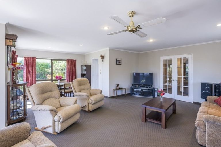 Photo of property in 42 Cedar Drive, Paraparaumu Beach, Paraparaumu, 5032