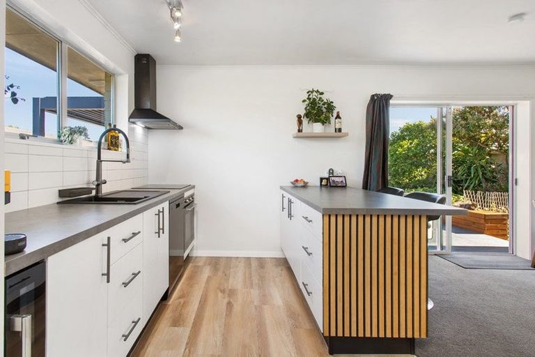 Photo of property in 484 Mairehau Road, Parklands, Christchurch, 8083