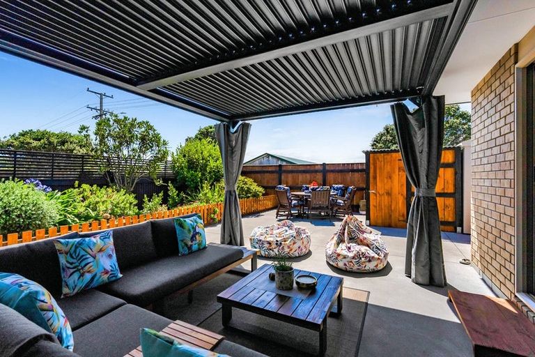 Photo of property in 17 Hira Street, Ohawe, Hawera, 4671